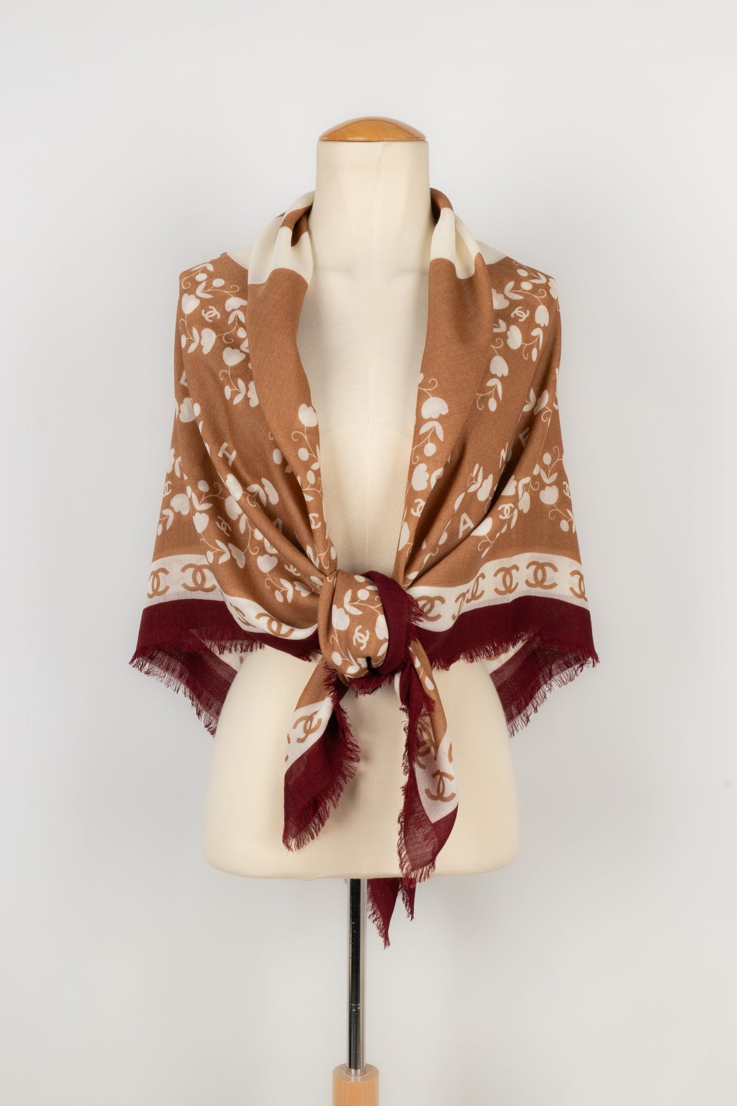 Foulard / tole en laine et cachemire Chanel