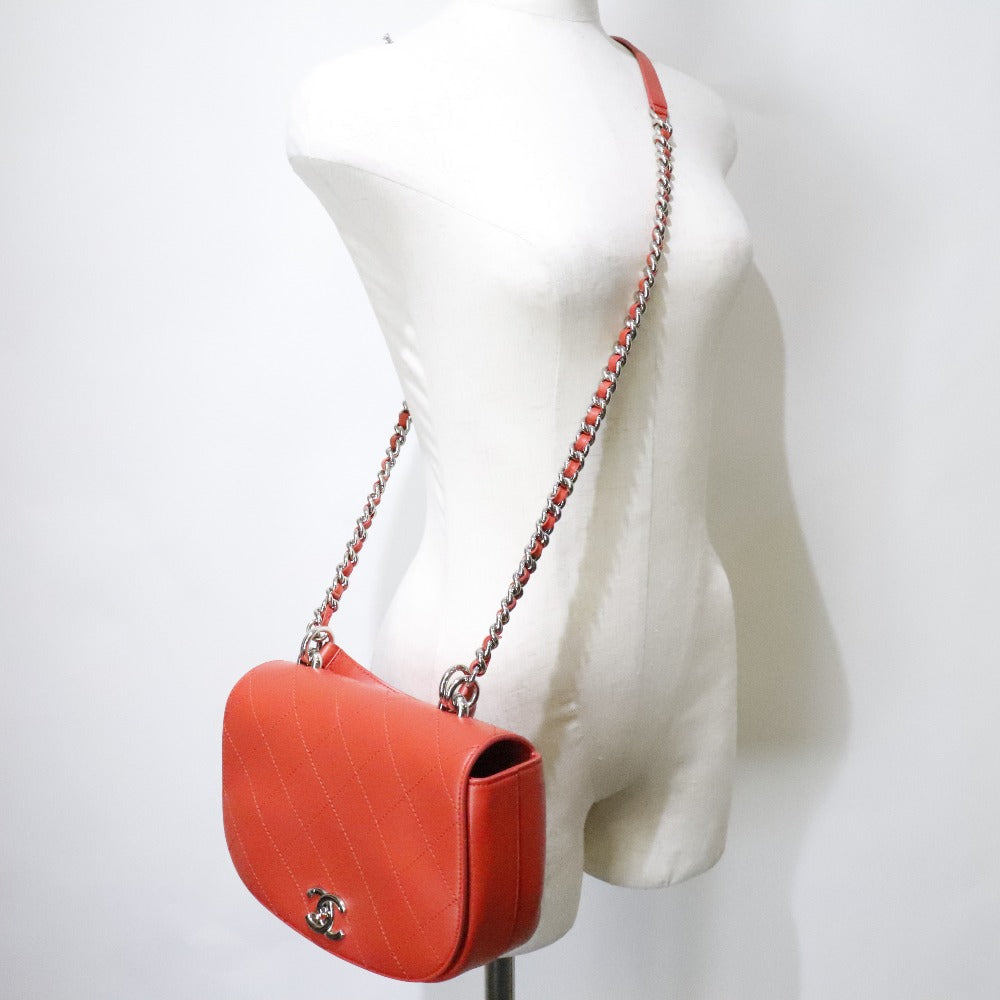 Chanel Chain Shoulder Bag Leather Shoulder Bag in Great Condition