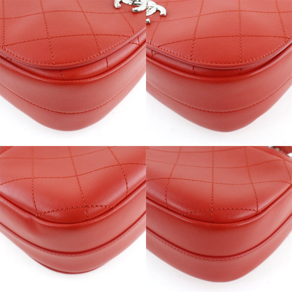 Chanel Chain Shoulder Bag Leather Shoulder Bag in Great Condition