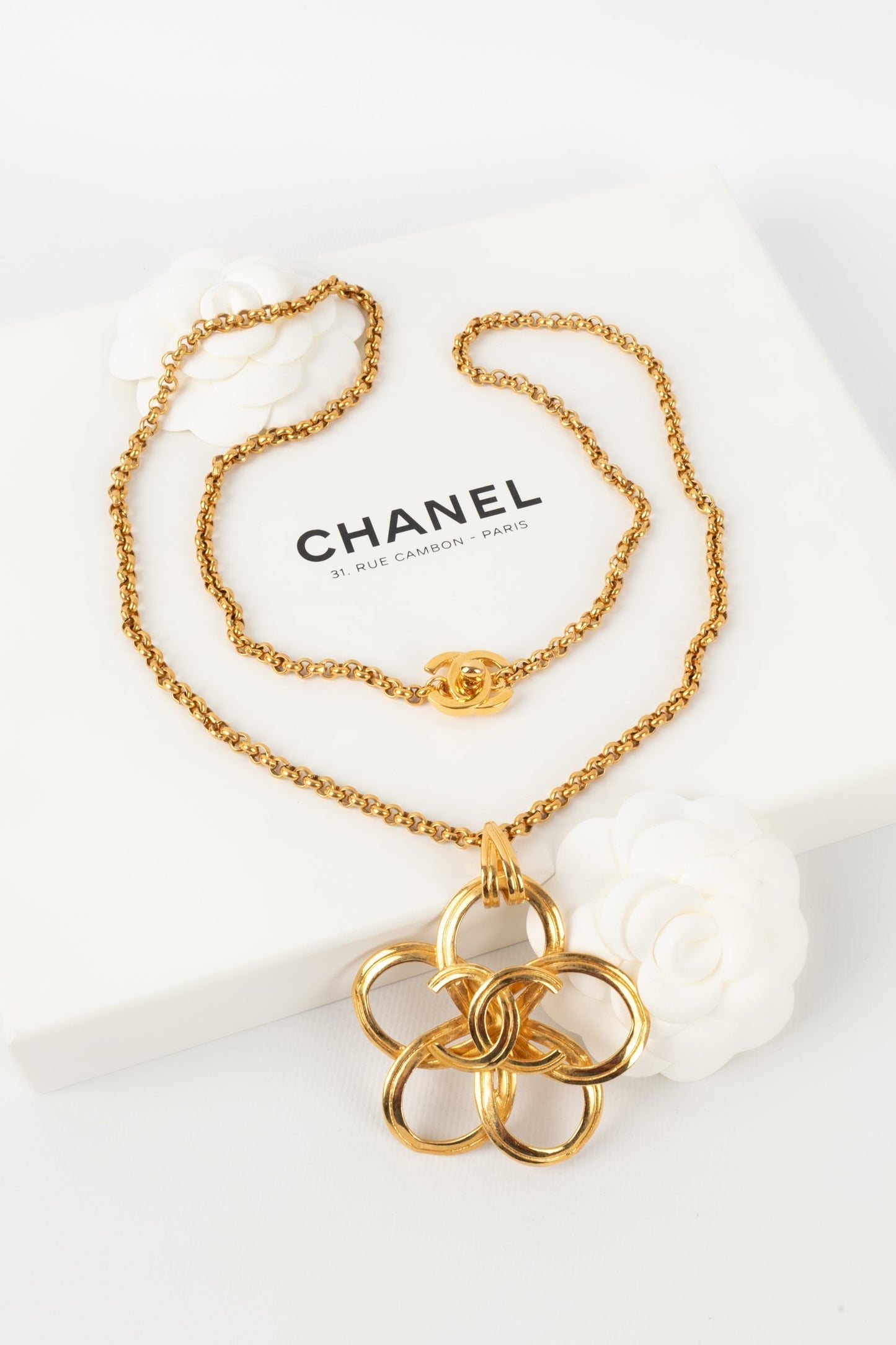 Collier pendentif Chanel Printemps 1996