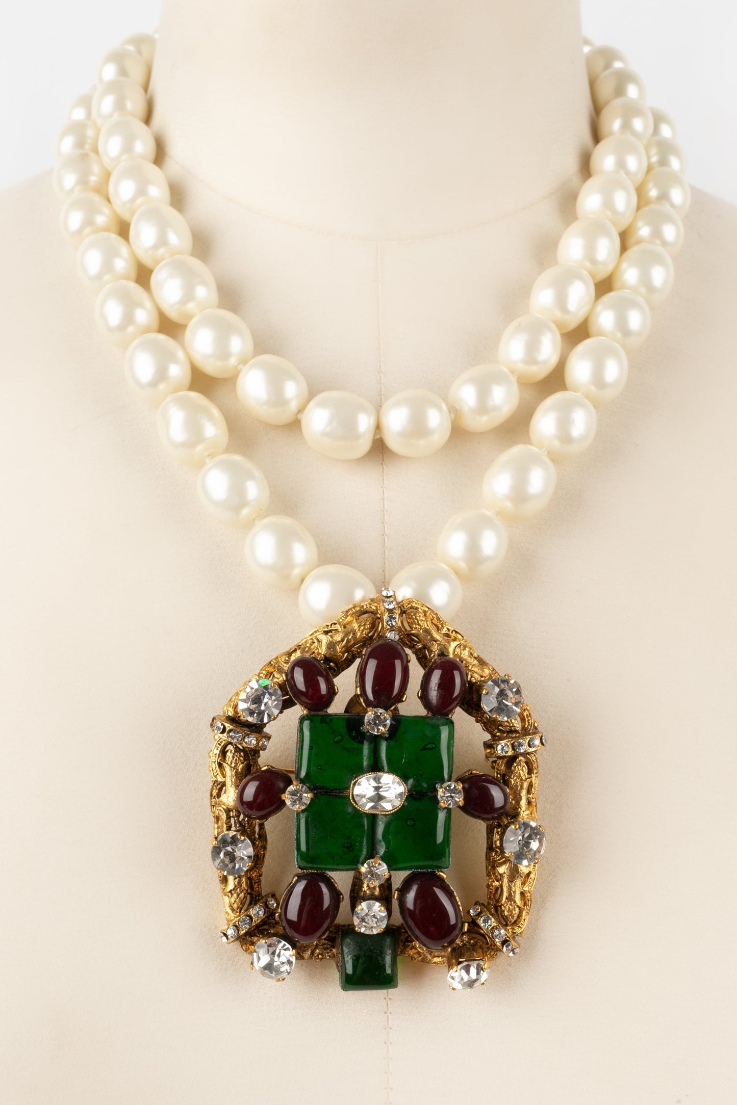 Collier en pte de verre Chanel