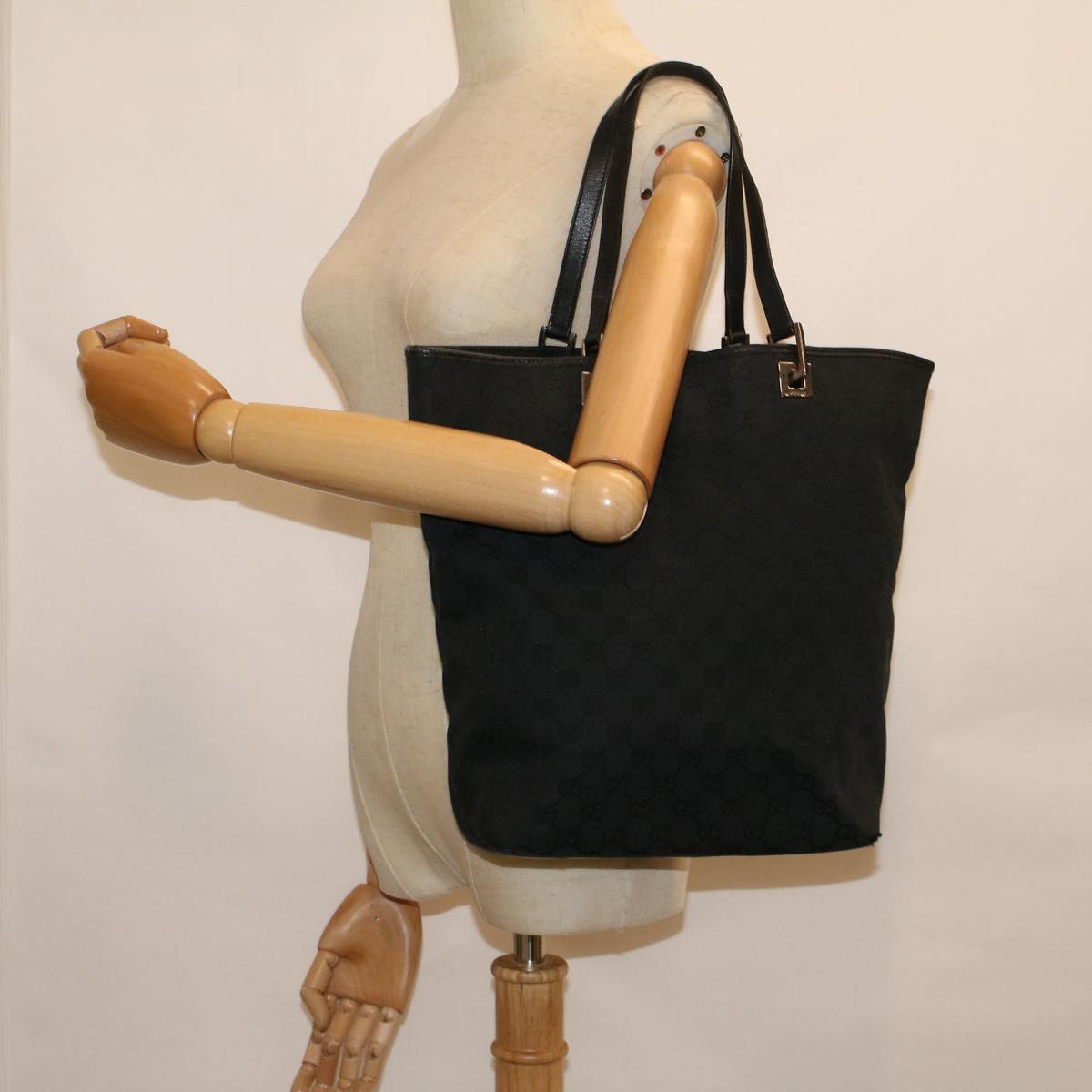 GUCCI GG Canvas Tote Bag Black 31243  59241