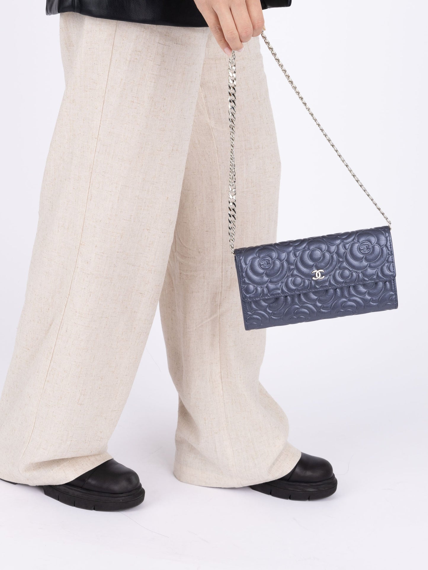 Chanel 2019 Goatskin Iridescent Camellia Wallet w/ Chain