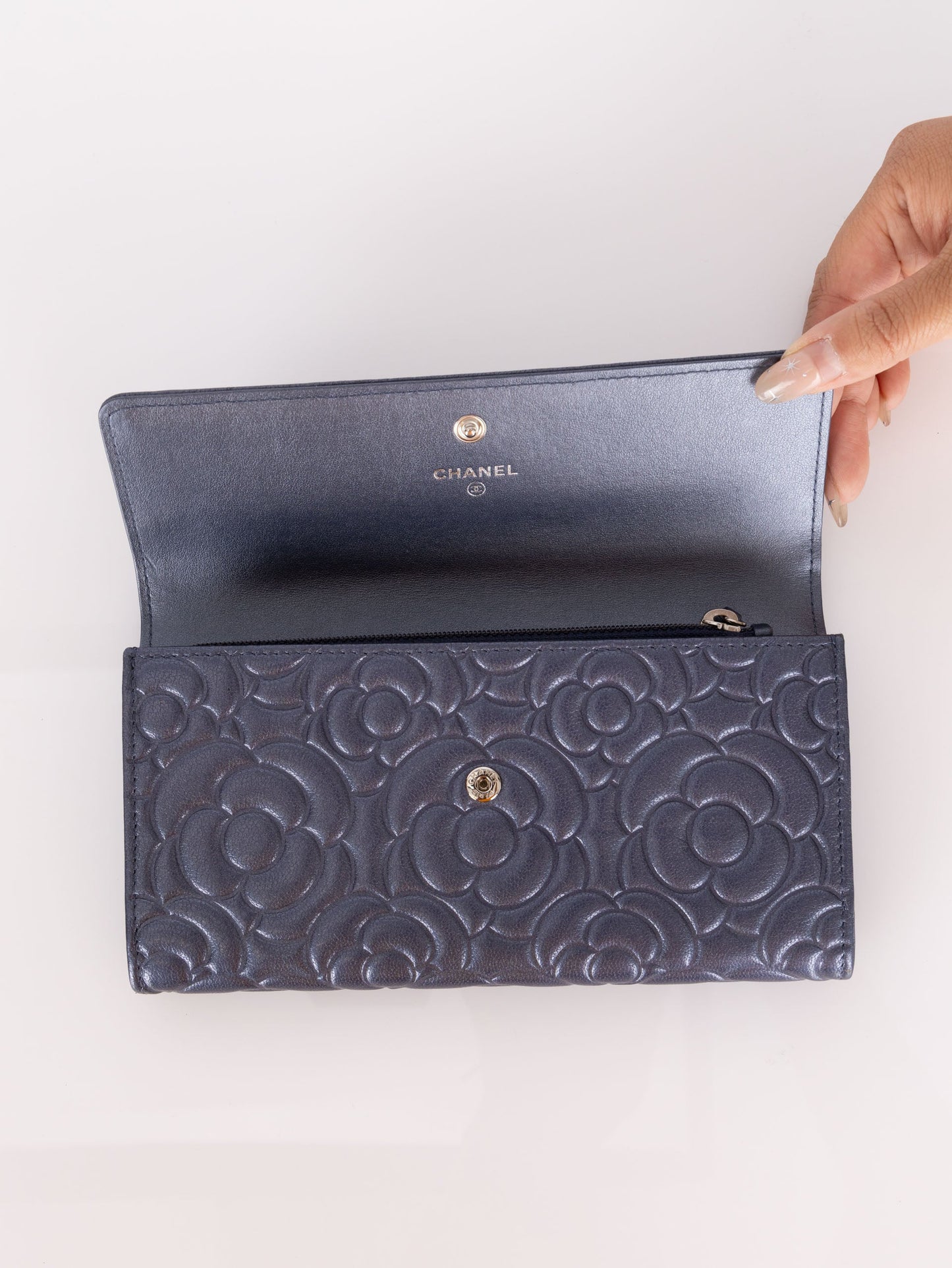 Chanel 2019 Goatskin Iridescent Camellia Wallet w/ Chain