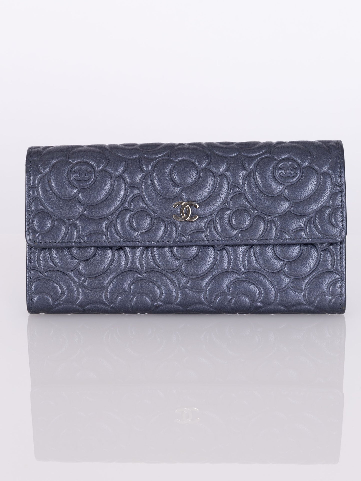 Chanel 2019 Goatskin Iridescent Camellia Wallet w/ Chain