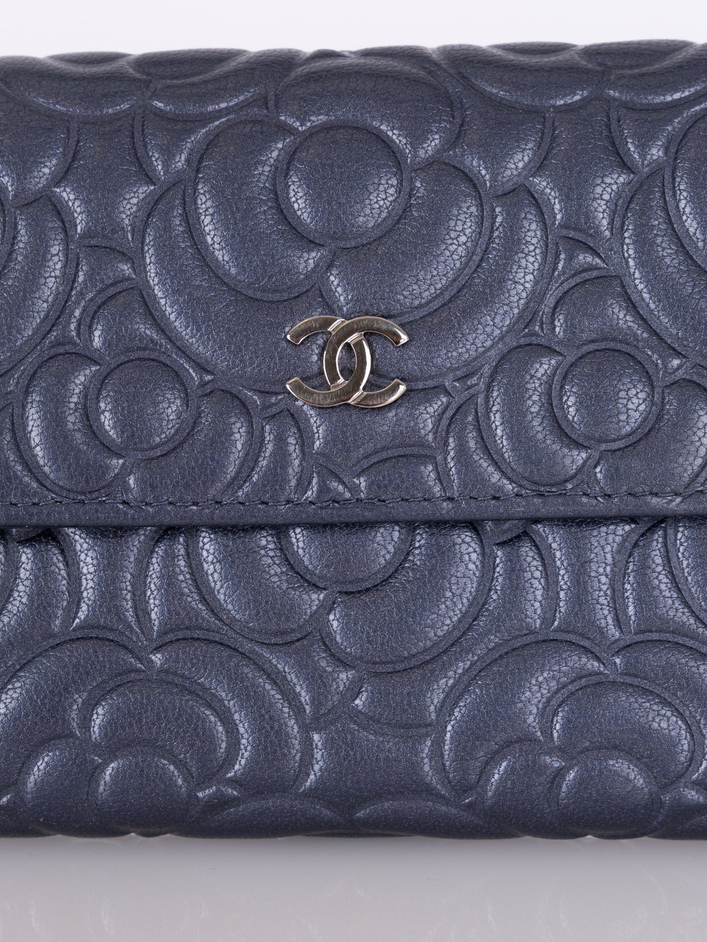 Chanel 2019 Goatskin Iridescent Camellia Wallet w/ Chain