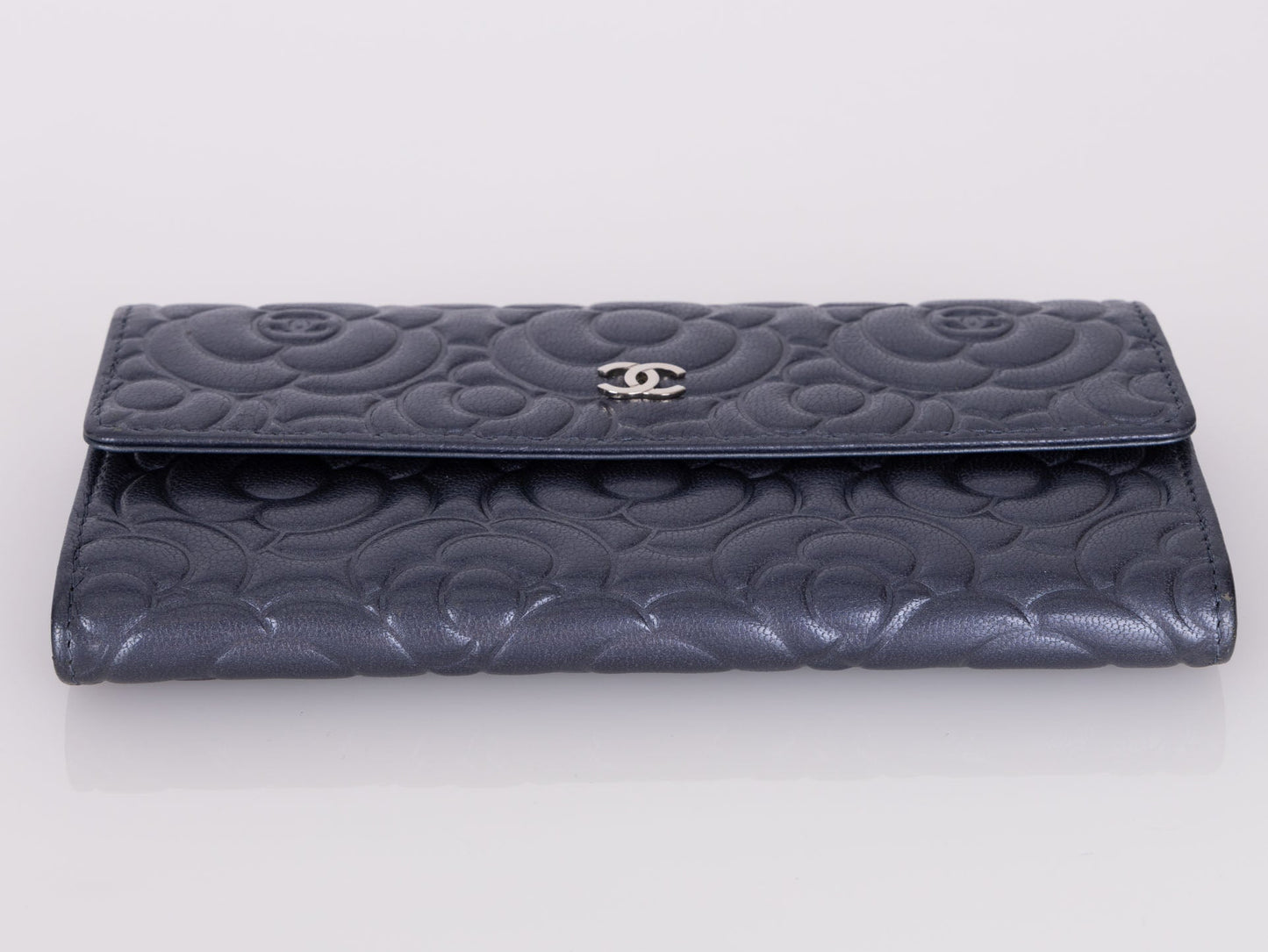 Chanel 2019 Goatskin Iridescent Camellia Wallet w/ Chain