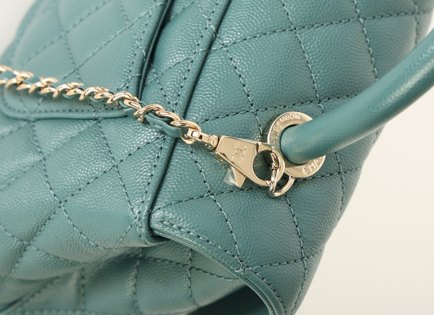 Chanel 21A Caviar Small Coco Handle