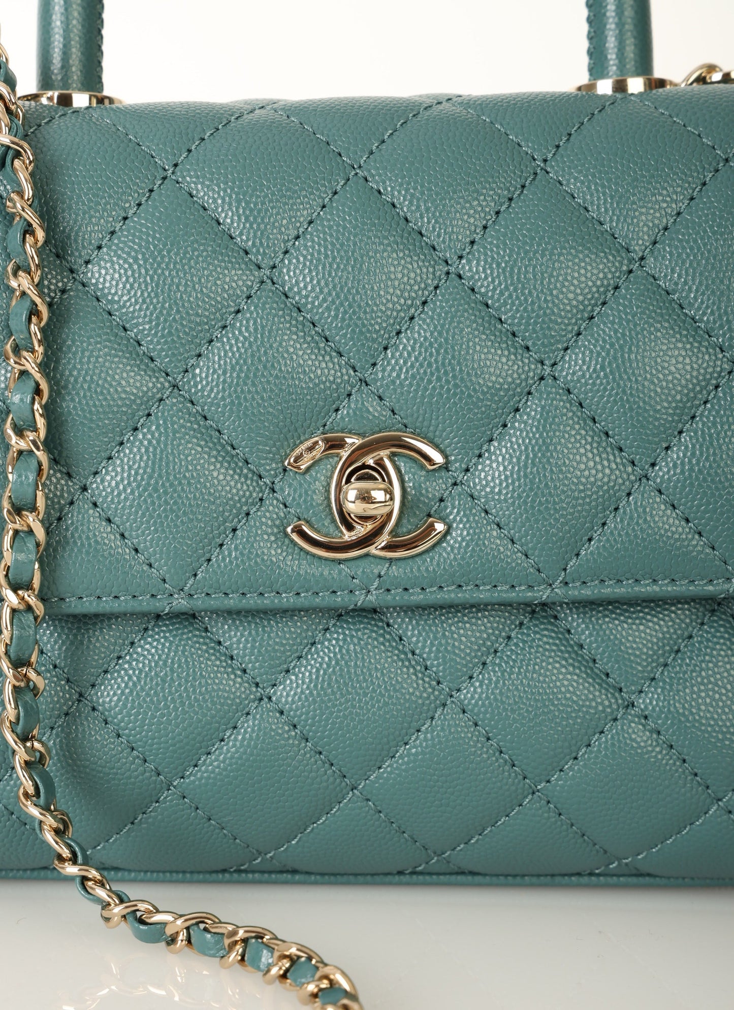 Chanel 21A Caviar Small Coco Handle