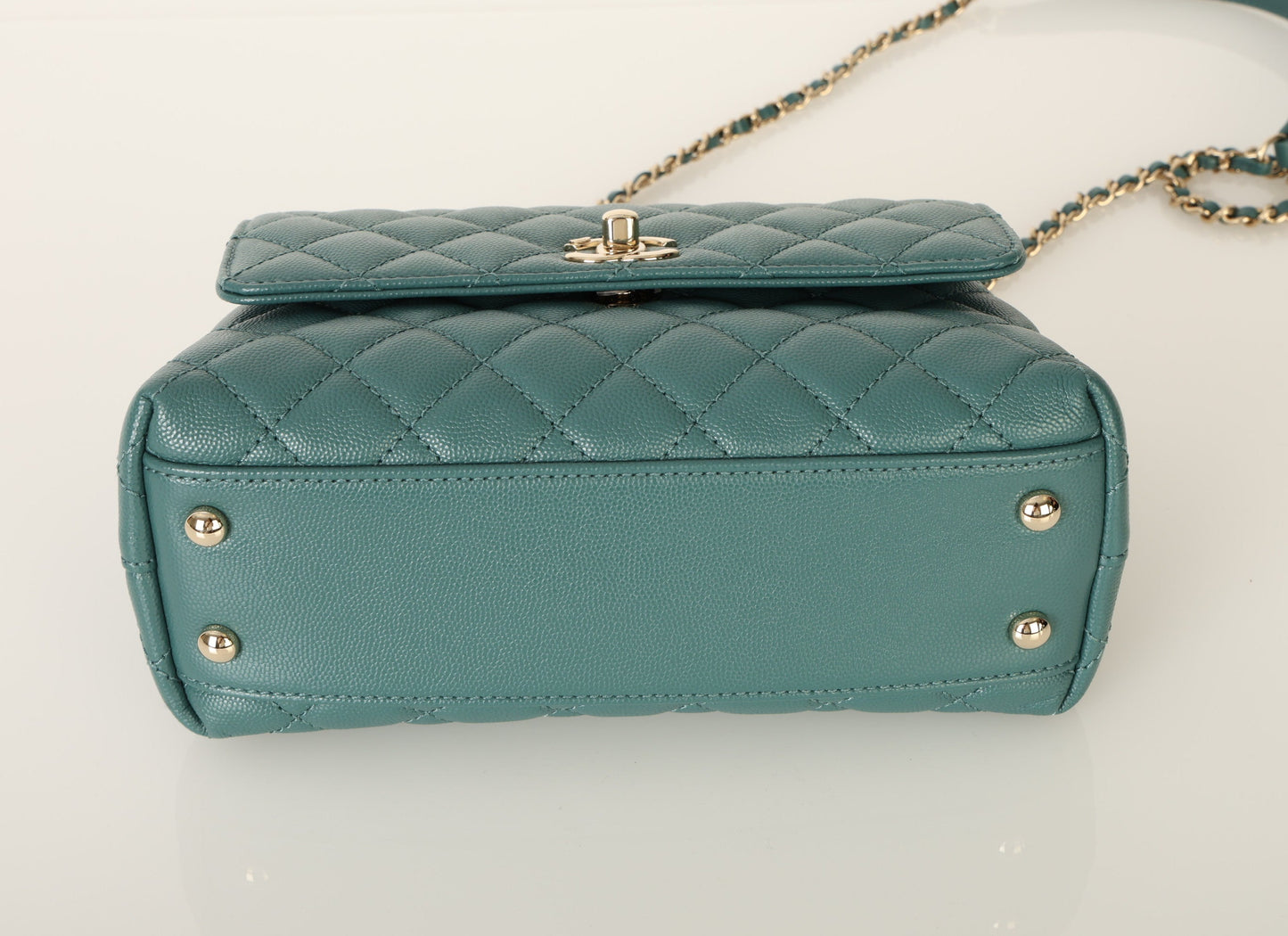 Chanel 21A Caviar Small Coco Handle