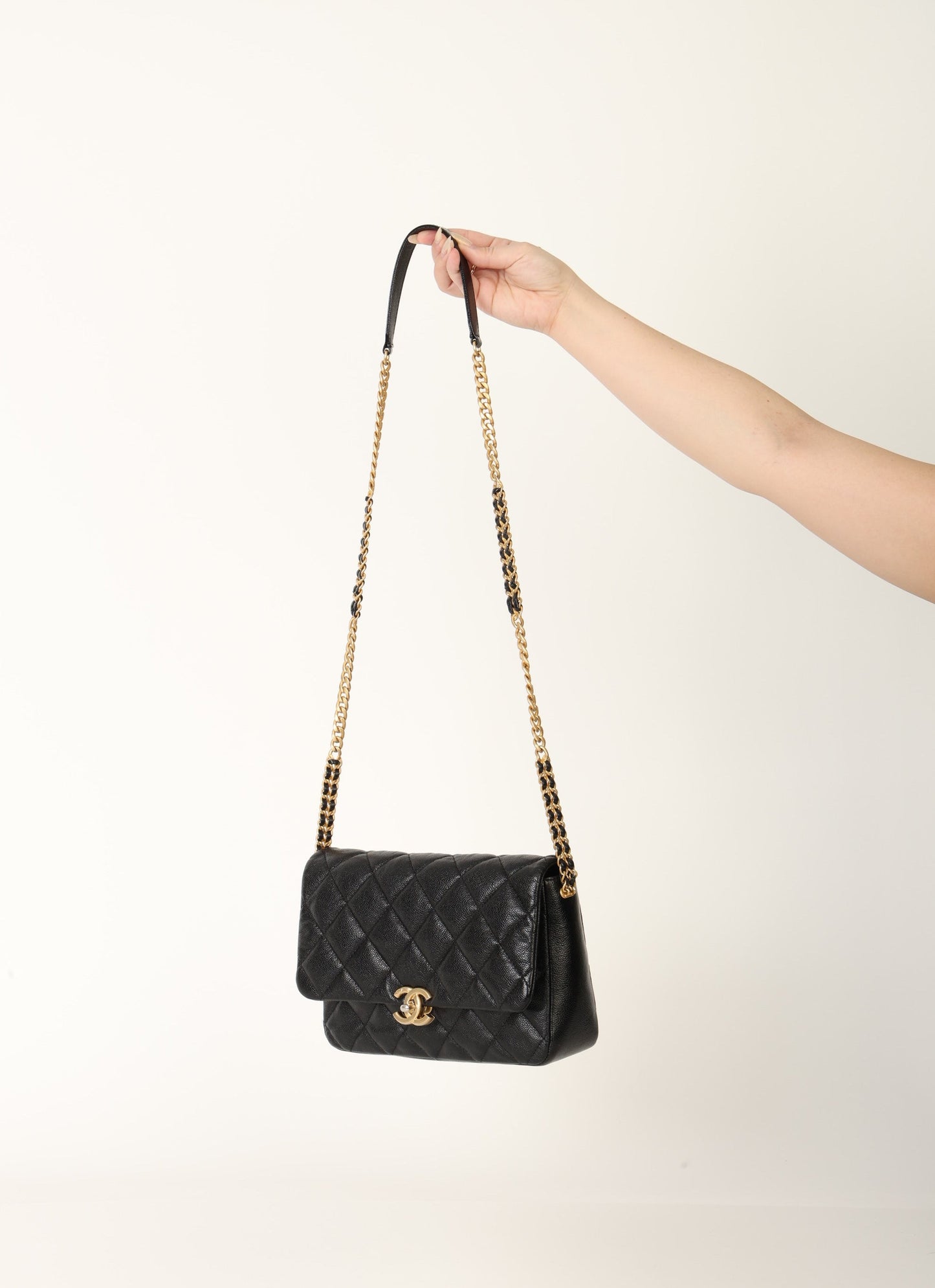 Chanel 22P Caviar Large Melody Flap