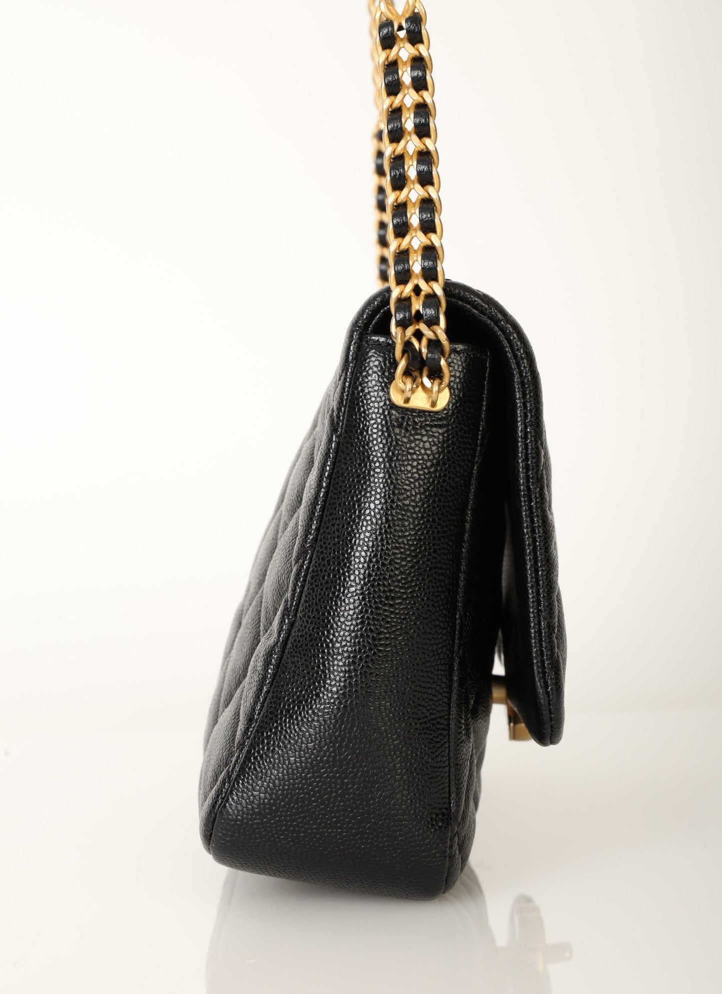 Chanel 22P Caviar Large Melody Flap