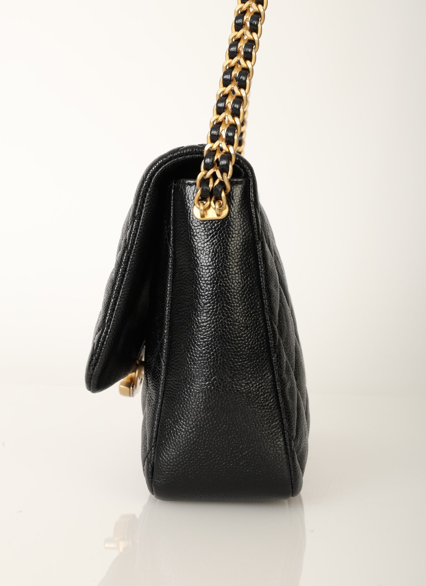 Chanel 22P Caviar Large Melody Flap