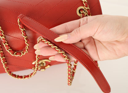 Chanel 2018 Calfskin Chevron Red Flap