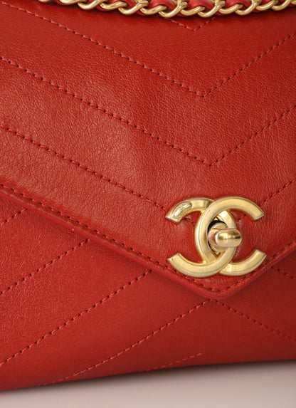 Chanel 2018 Calfskin Chevron Red Flap