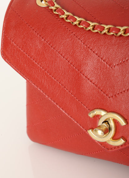 Chanel 2018 Calfskin Chevron Red Flap