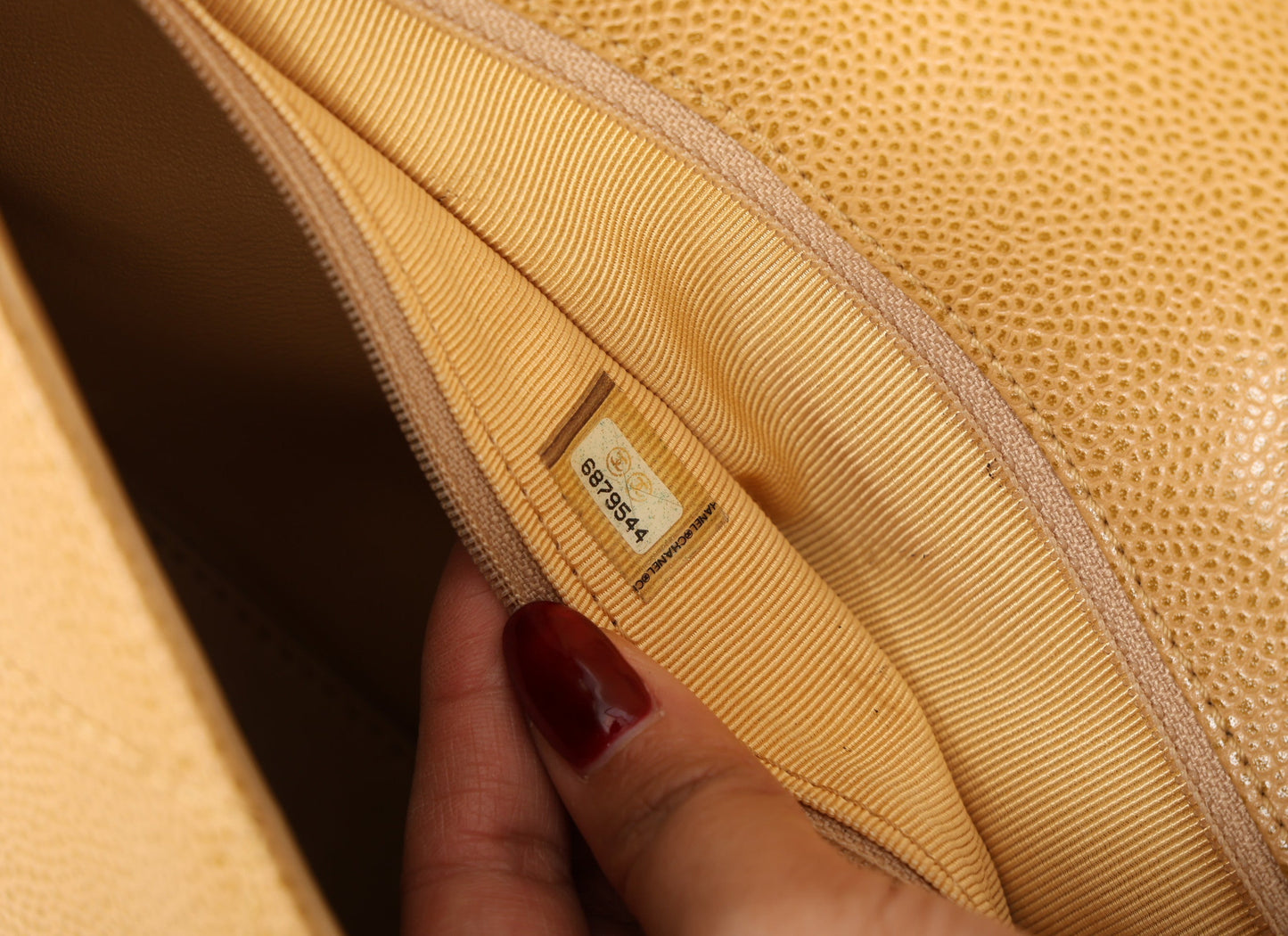 Chanel 2000 Caviar Beige Single Flap