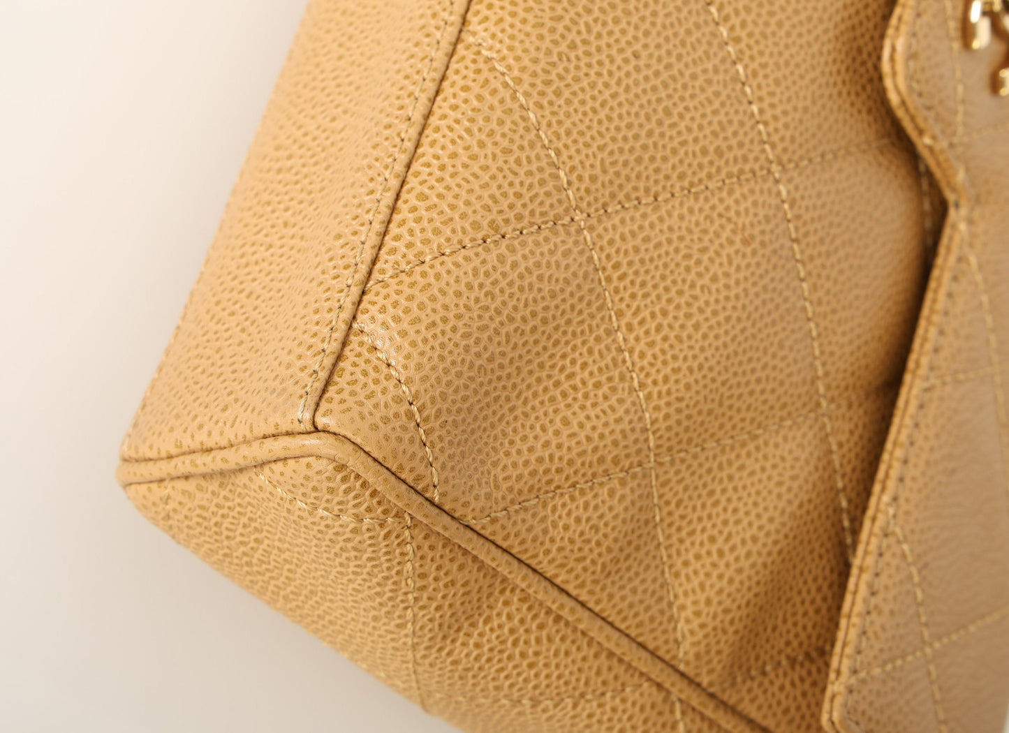 Chanel 2000 Caviar Beige Single Flap