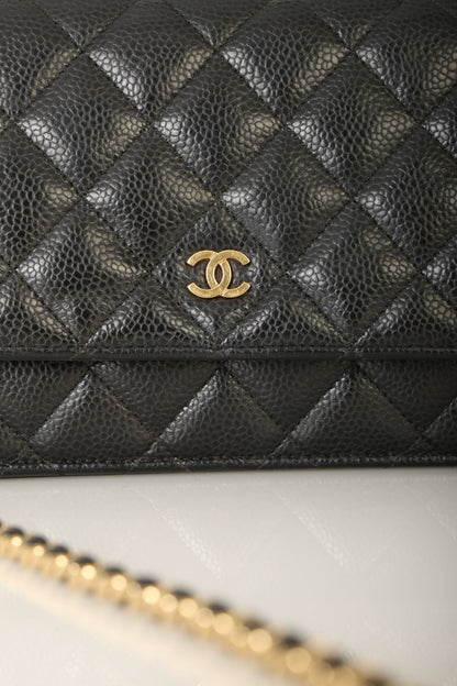 Chanel 2017 Caviar Wallet on Chain