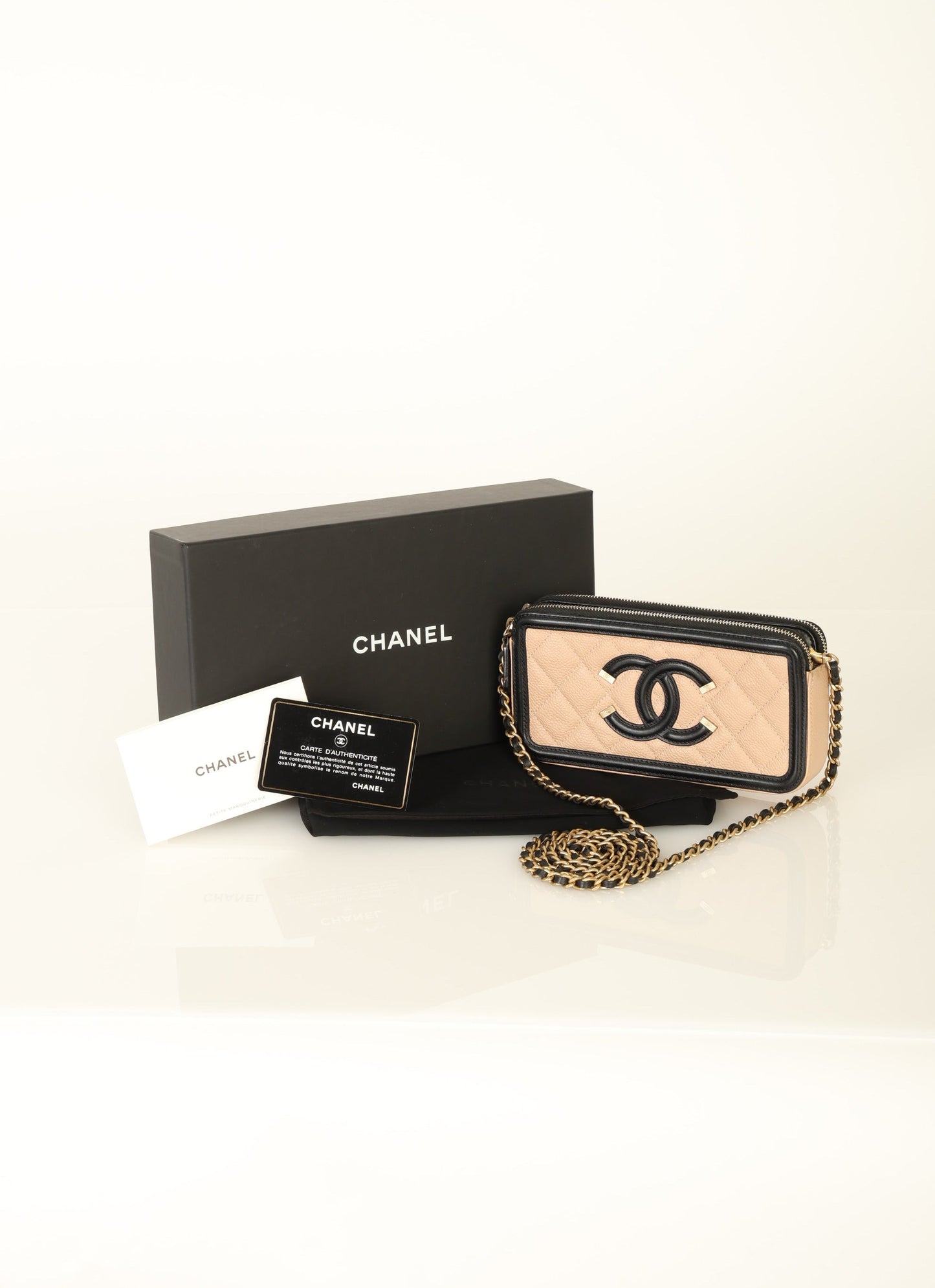 Chanel 2018 Caviar Filigree Chain Shoulder Bag