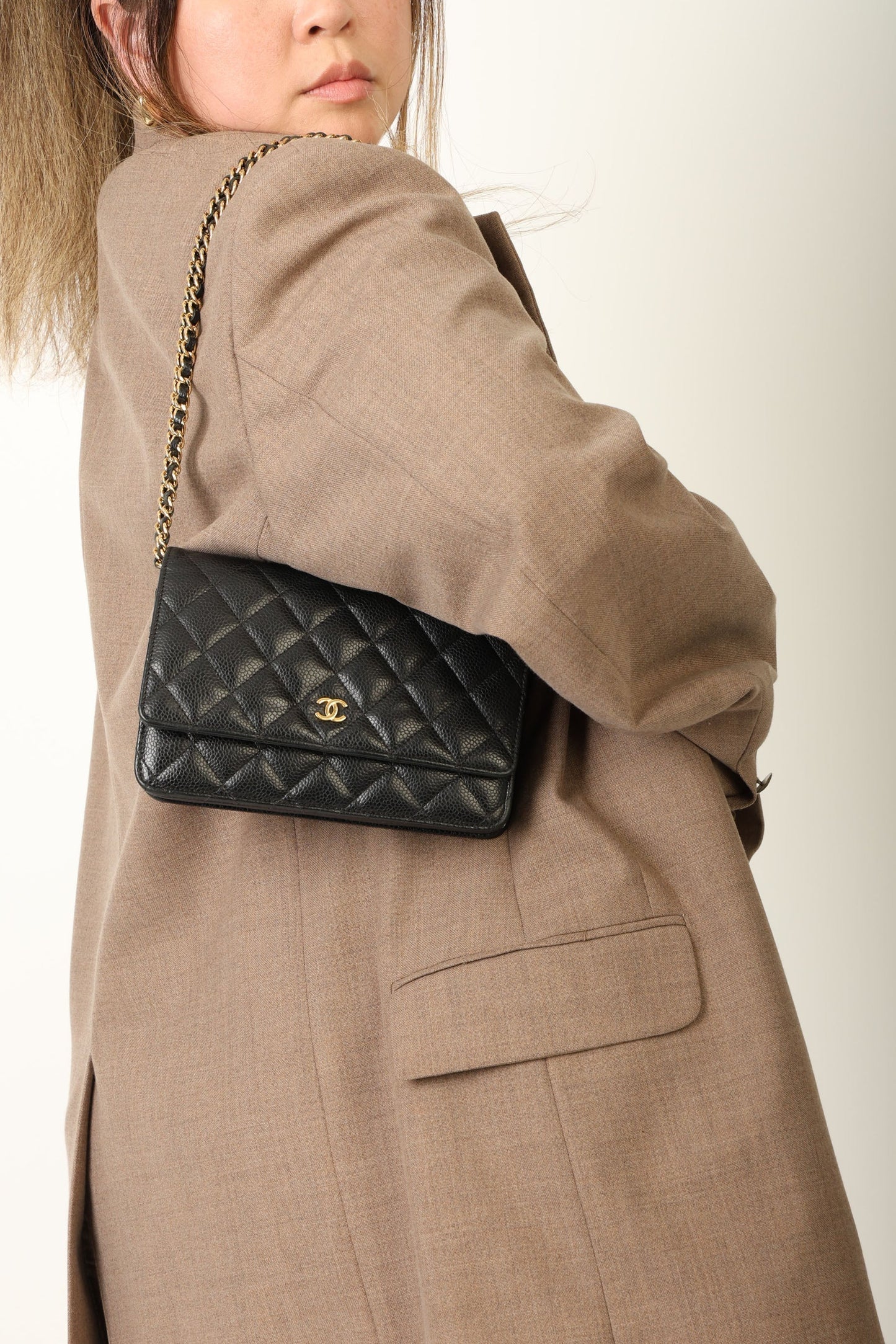 Chanel 2017 Caviar Wallet on Chain