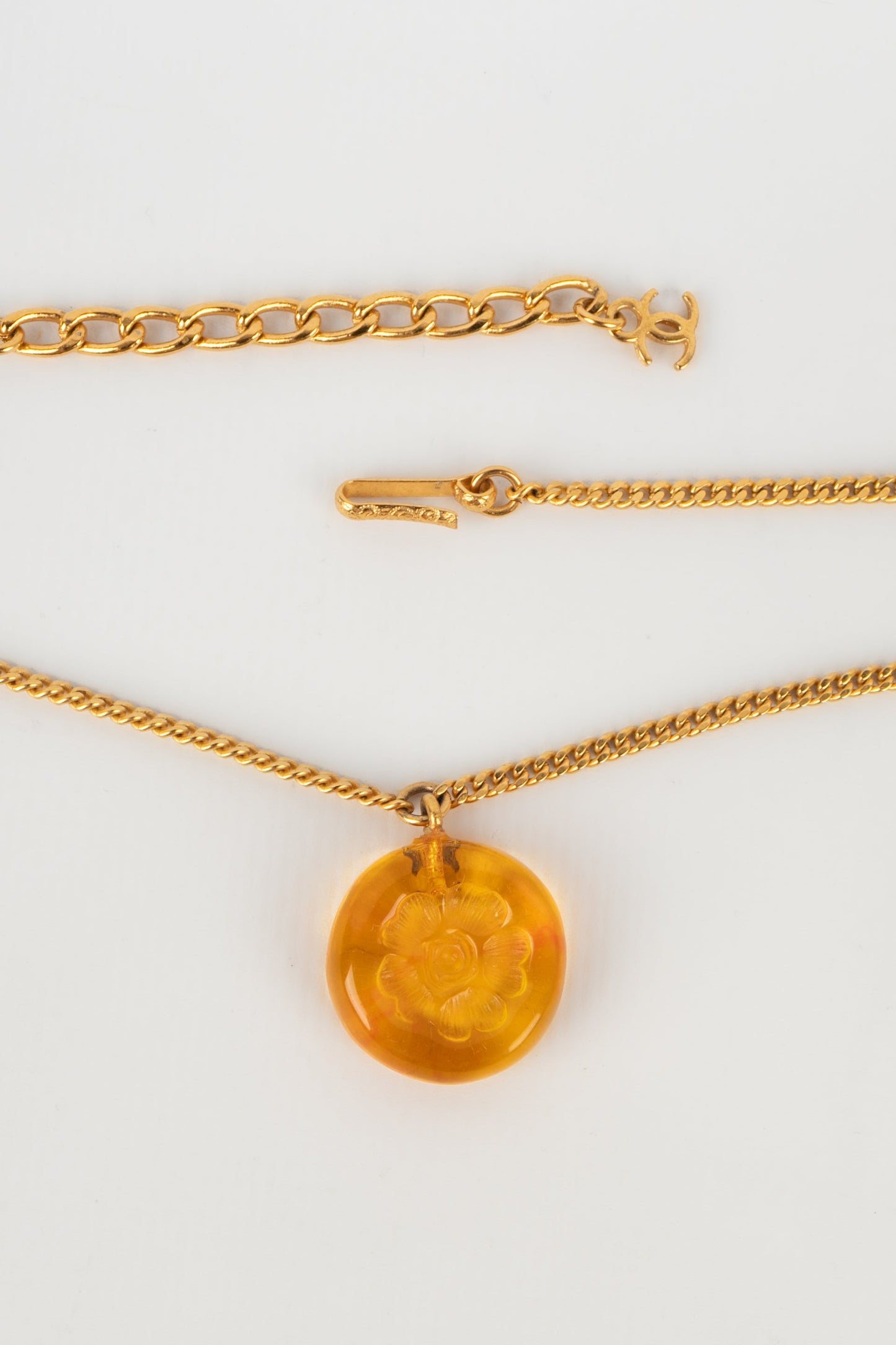 Collier camlia Chanel