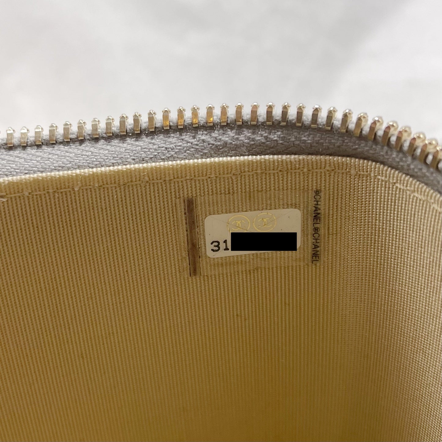 Chanel 21B Pearl Crush Long Vanity with Chain Light Grey GHW