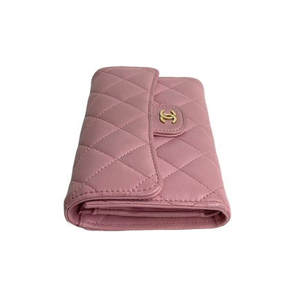 Chanel CC Classic Bifold Flap Wallet  Leather Short Wallet in New Condition