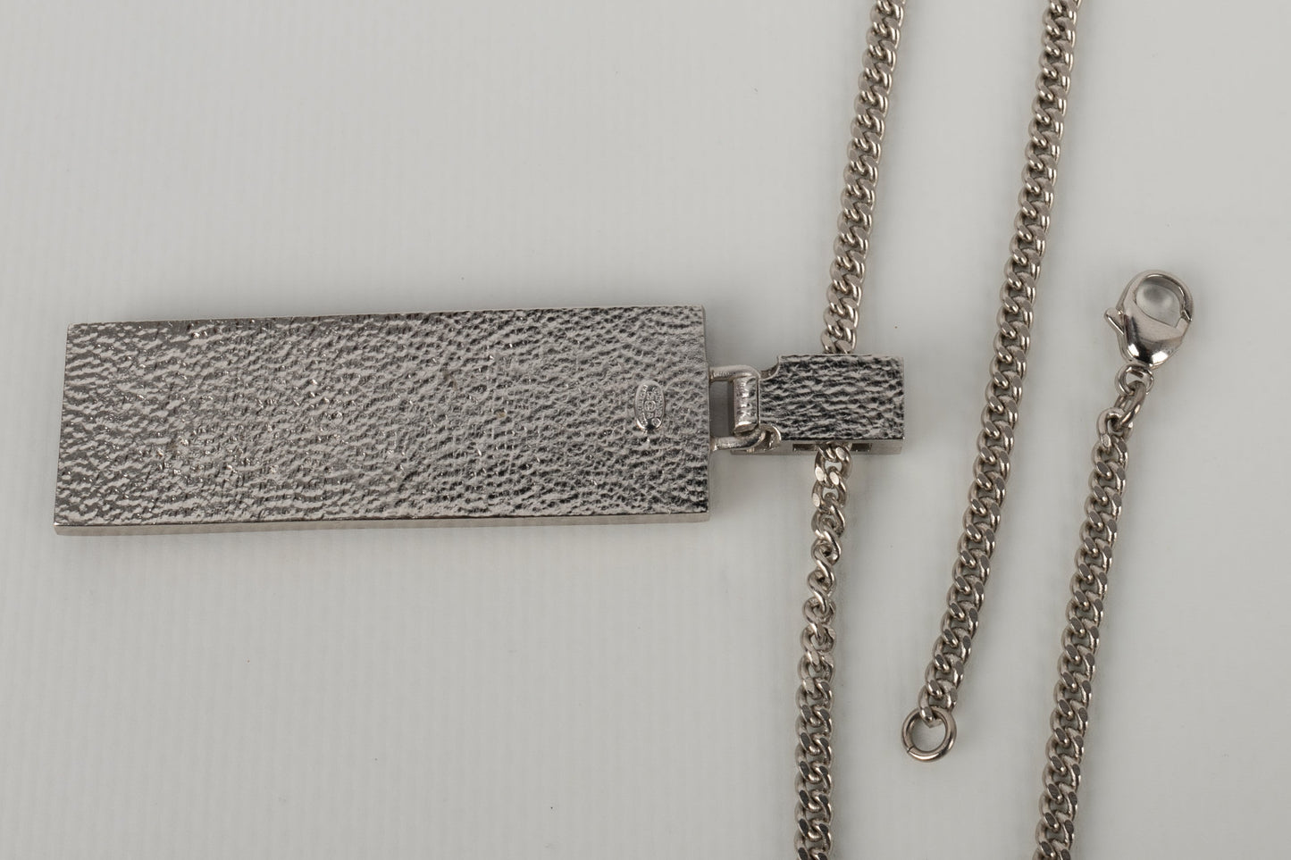 Collier argent Chanel Automne 2003