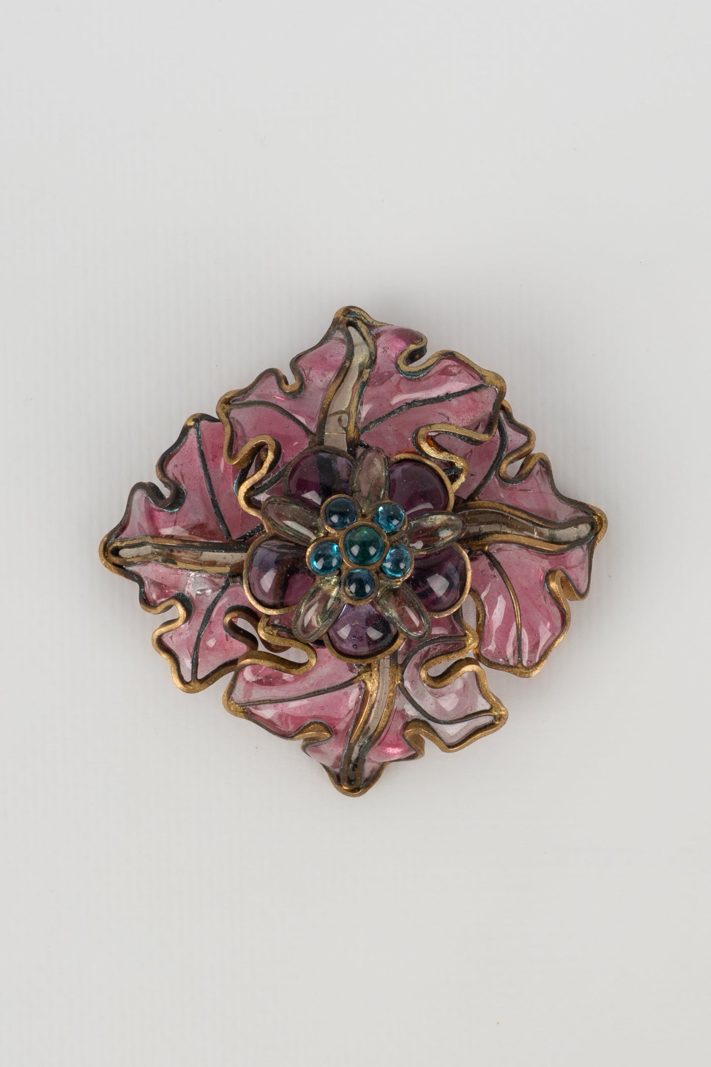 Broche en pte de verre Chanel 1990s