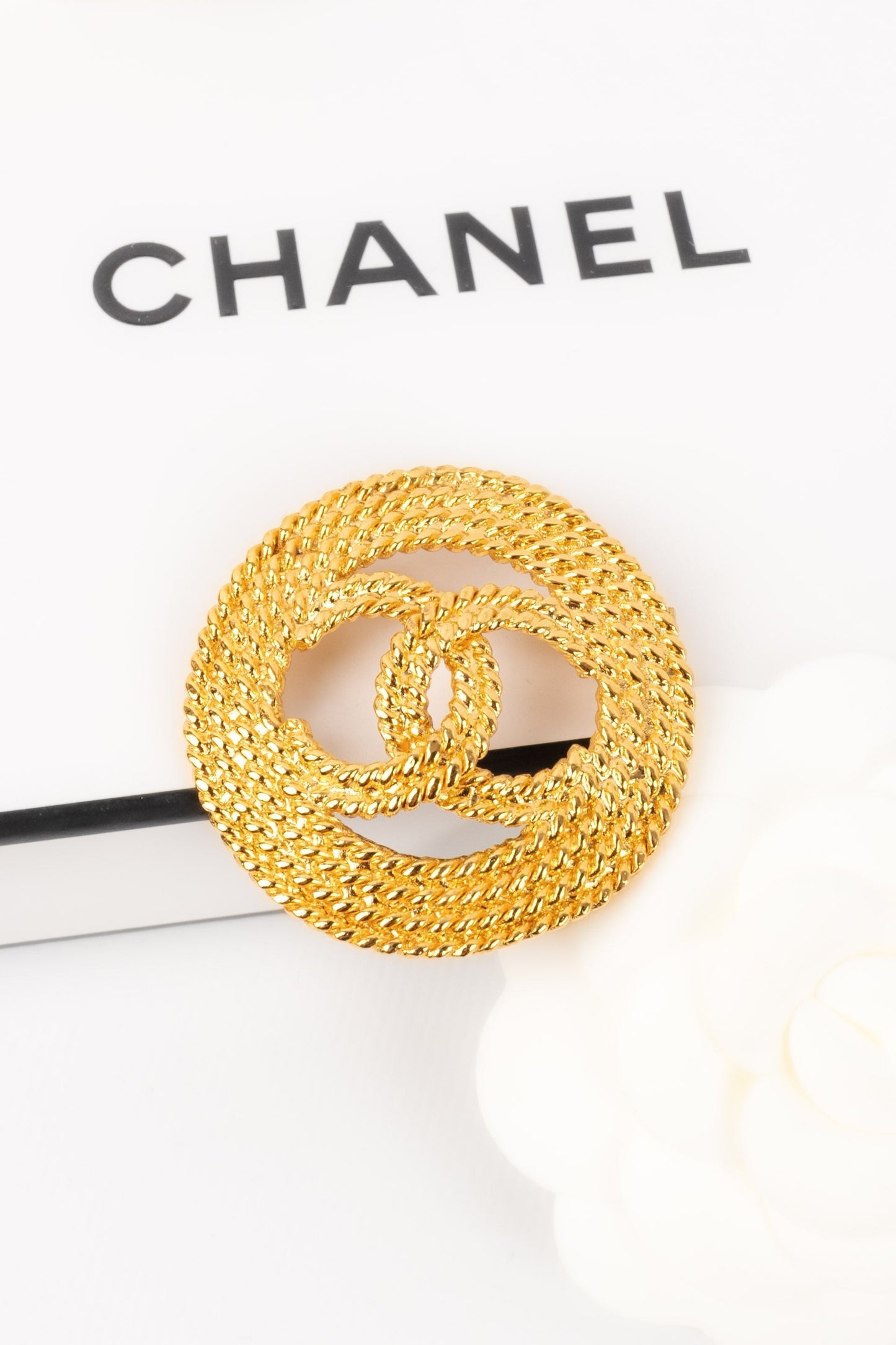 Broche cc Chanel