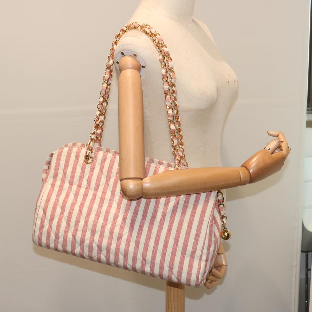 CHANEL Matelasse Chain Shoulder Bag Canvas White Red CC 69059SA