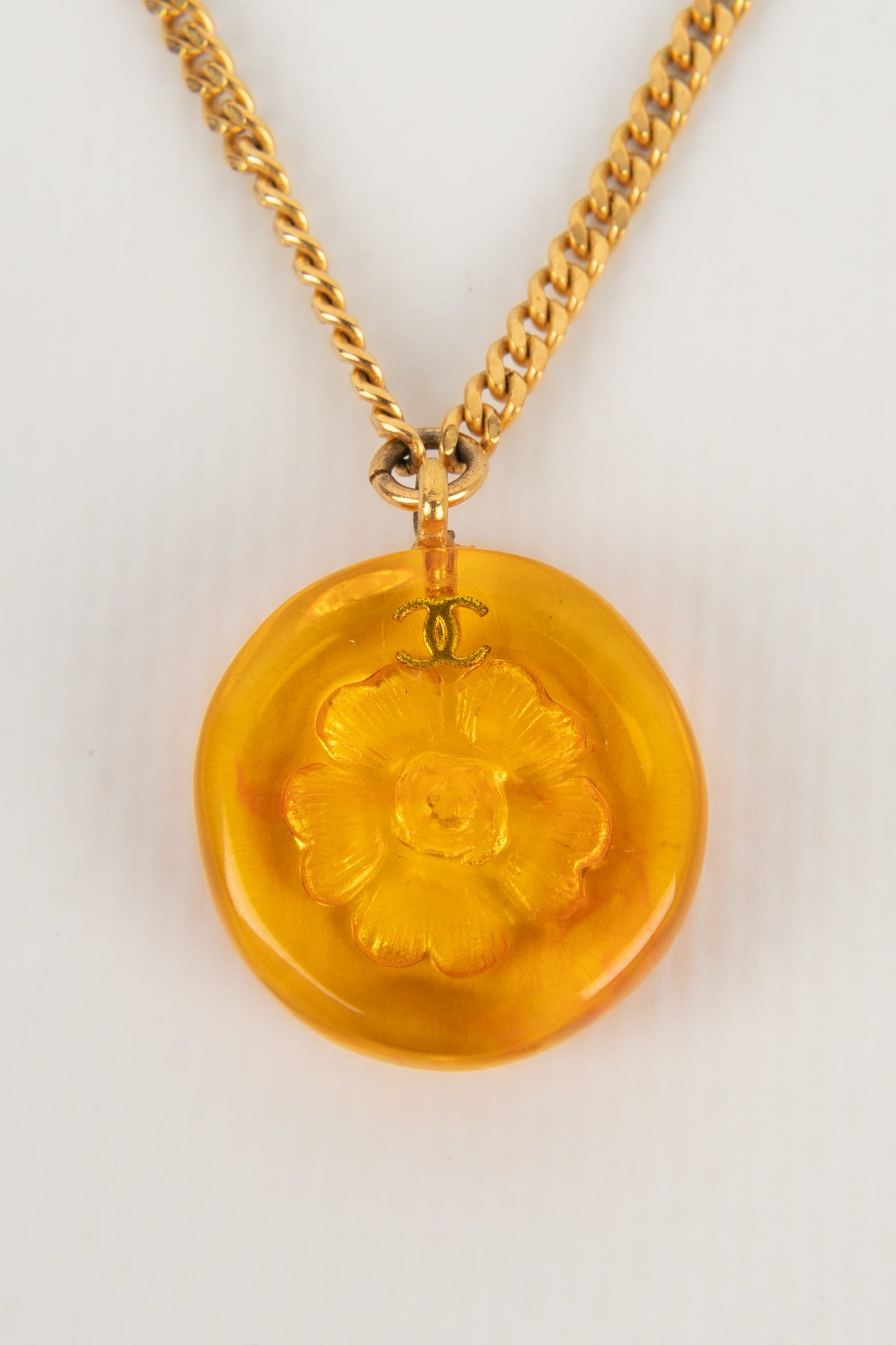 Collier camlia Chanel