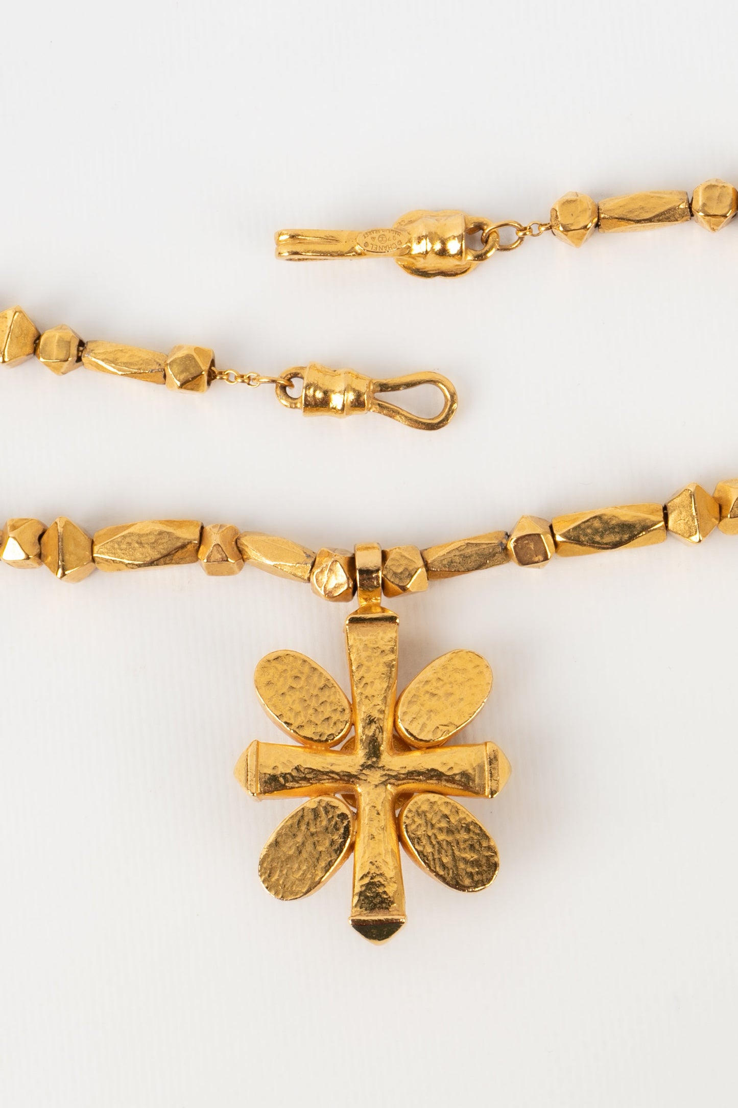 Collier croix Chanel Automne 1997