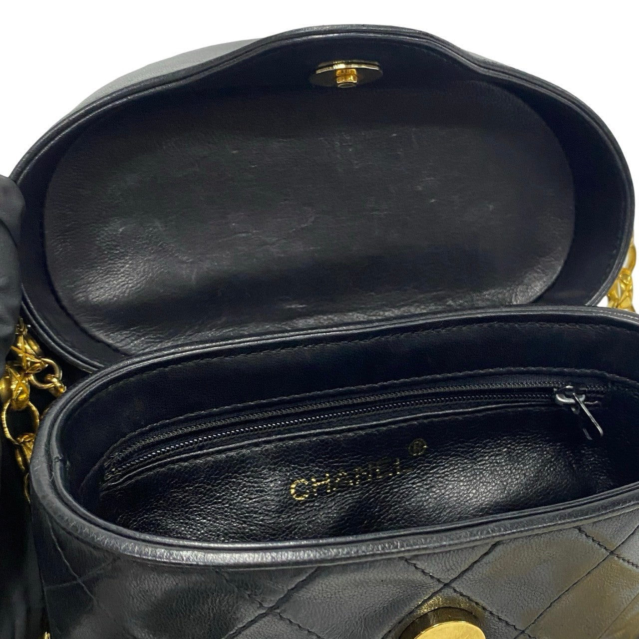 Chanel CC Vanity Crossbody Bag  Leather Crossbody Bag in New Condition