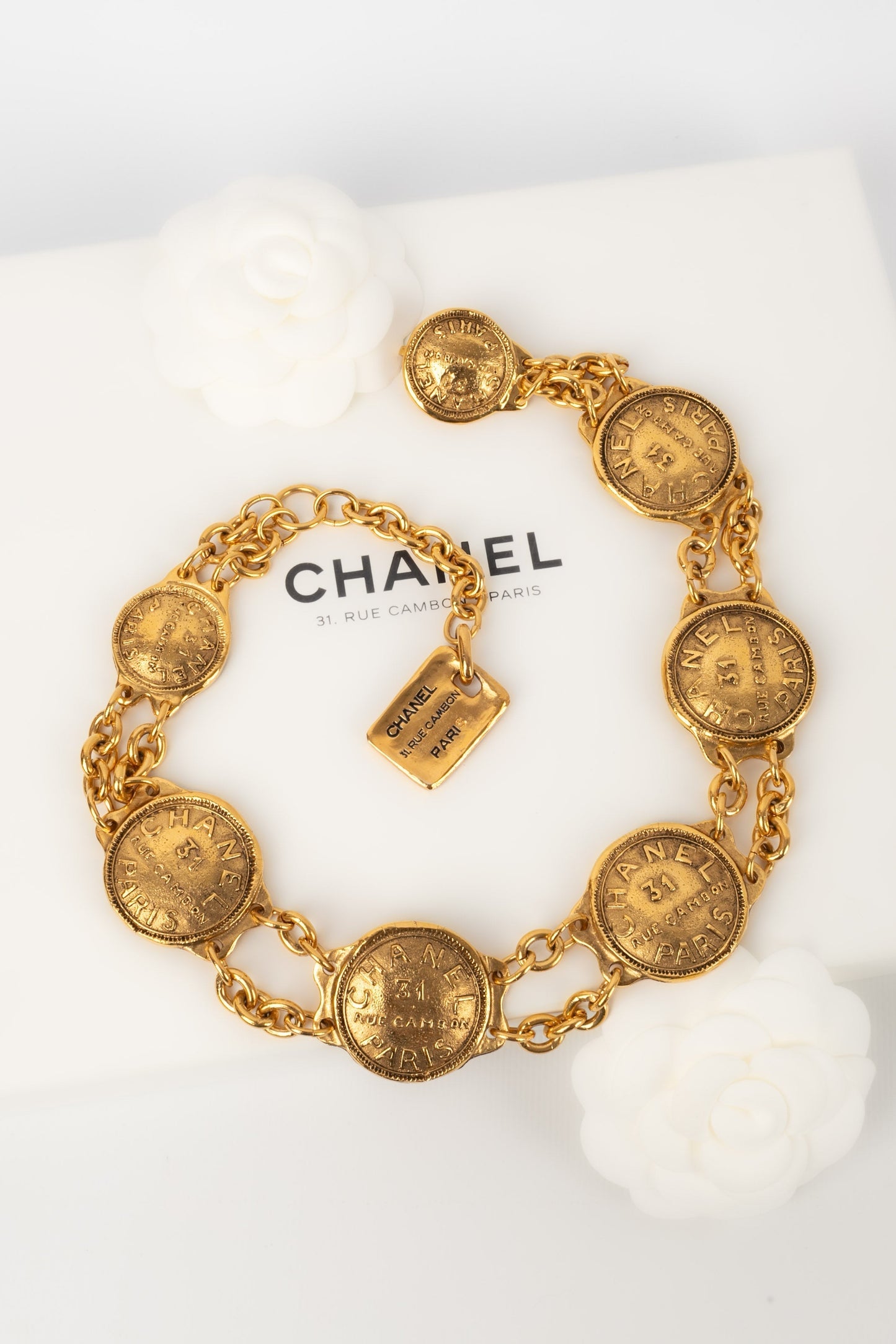 Collier court en mtal dor Chanel