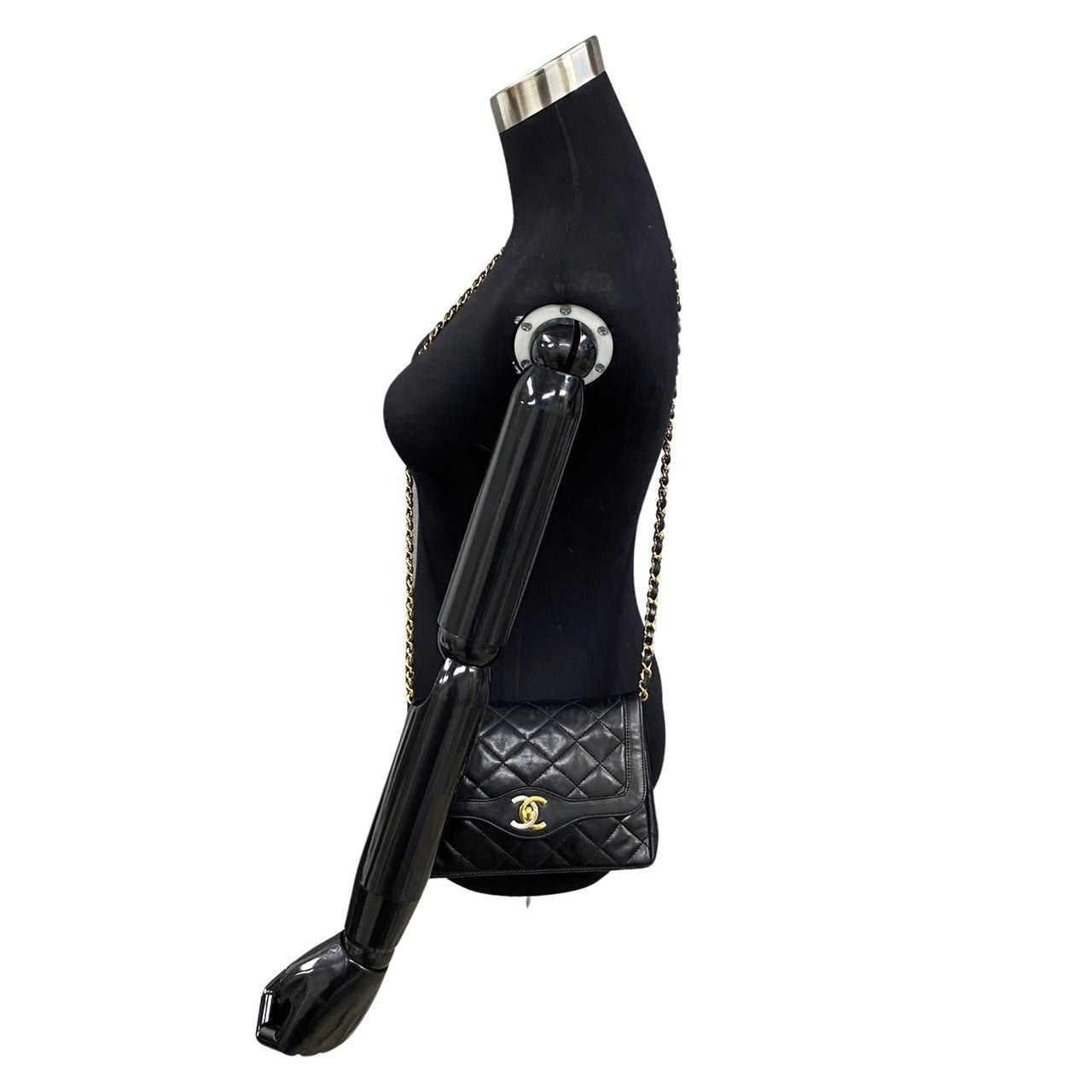 Chanel Paris Single Flap Bag Leather Crossbody Bag in New Condition