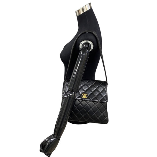 Chanel Quilted CC Flap Shoulder Bag Leather Shoulder Bag in New Condition
