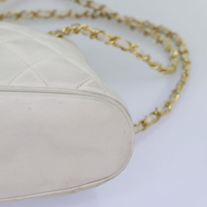 CHANEL Matelasse Chain Shoulder Bag Leather White CC 76482