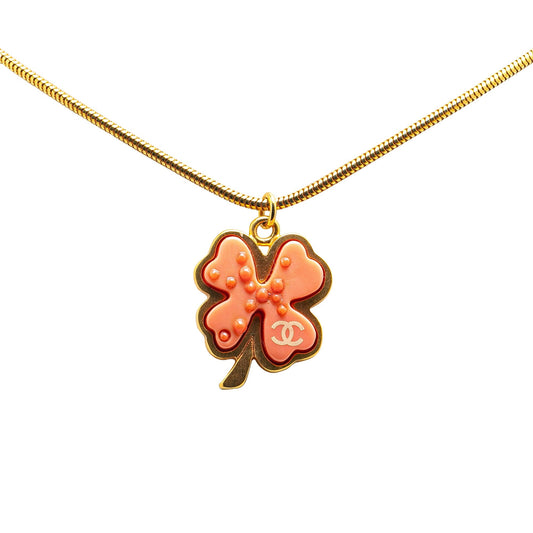 Gold Chanel Gold Plated And Resin Clover Pendant Necklace