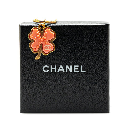 Gold Chanel Gold Plated And Resin Clover Pendant Necklace