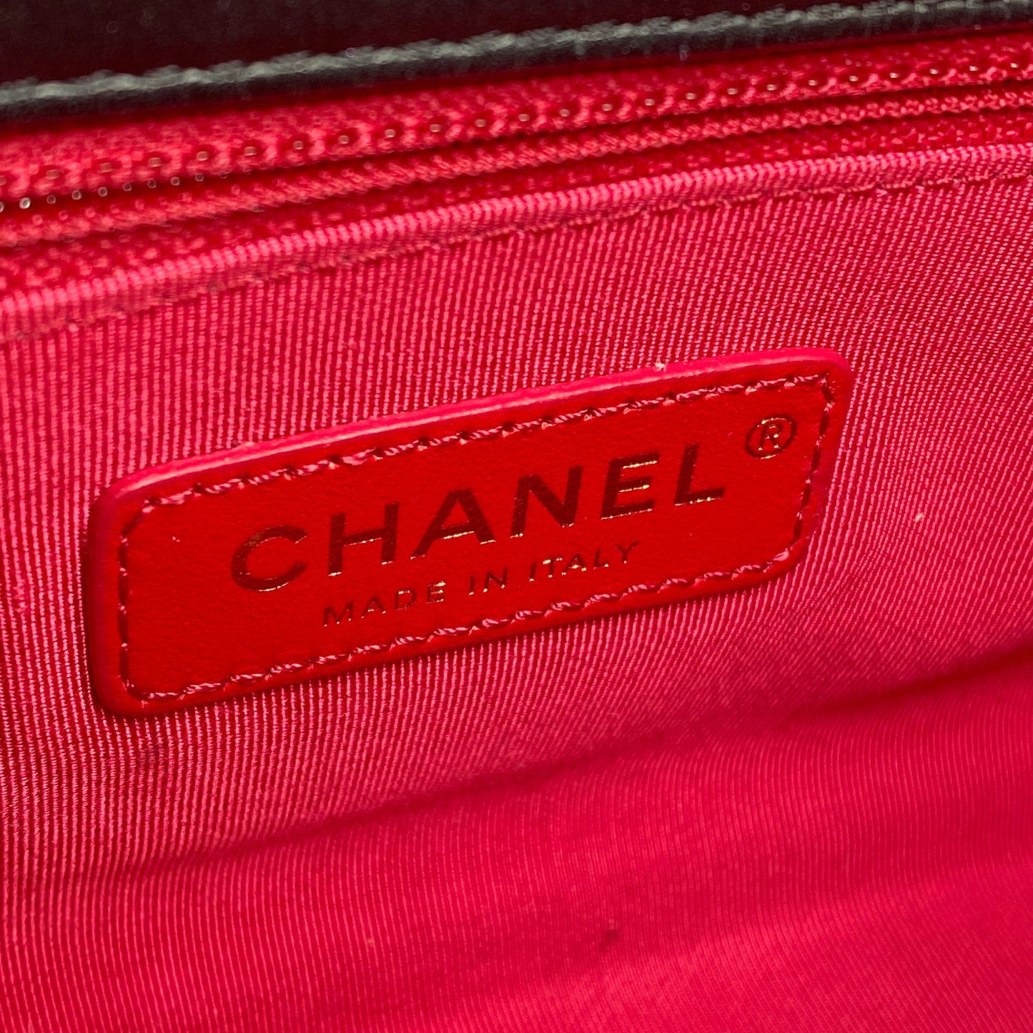 CHANEL 2020 Medium Enchained Flap Bag-Black