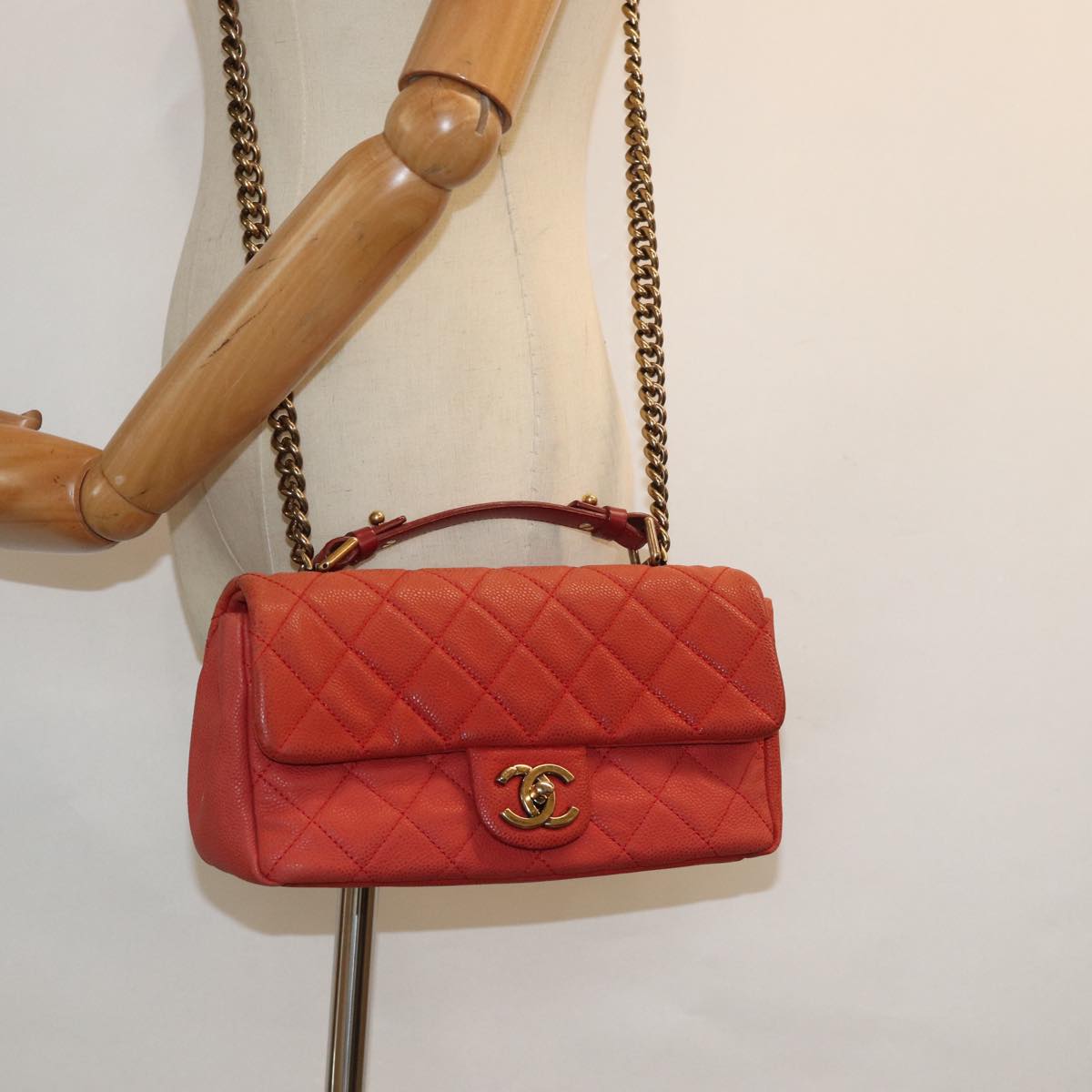 CHANEL Matelasse Shoulder Bag Caviar Skin Beige CC 82249A