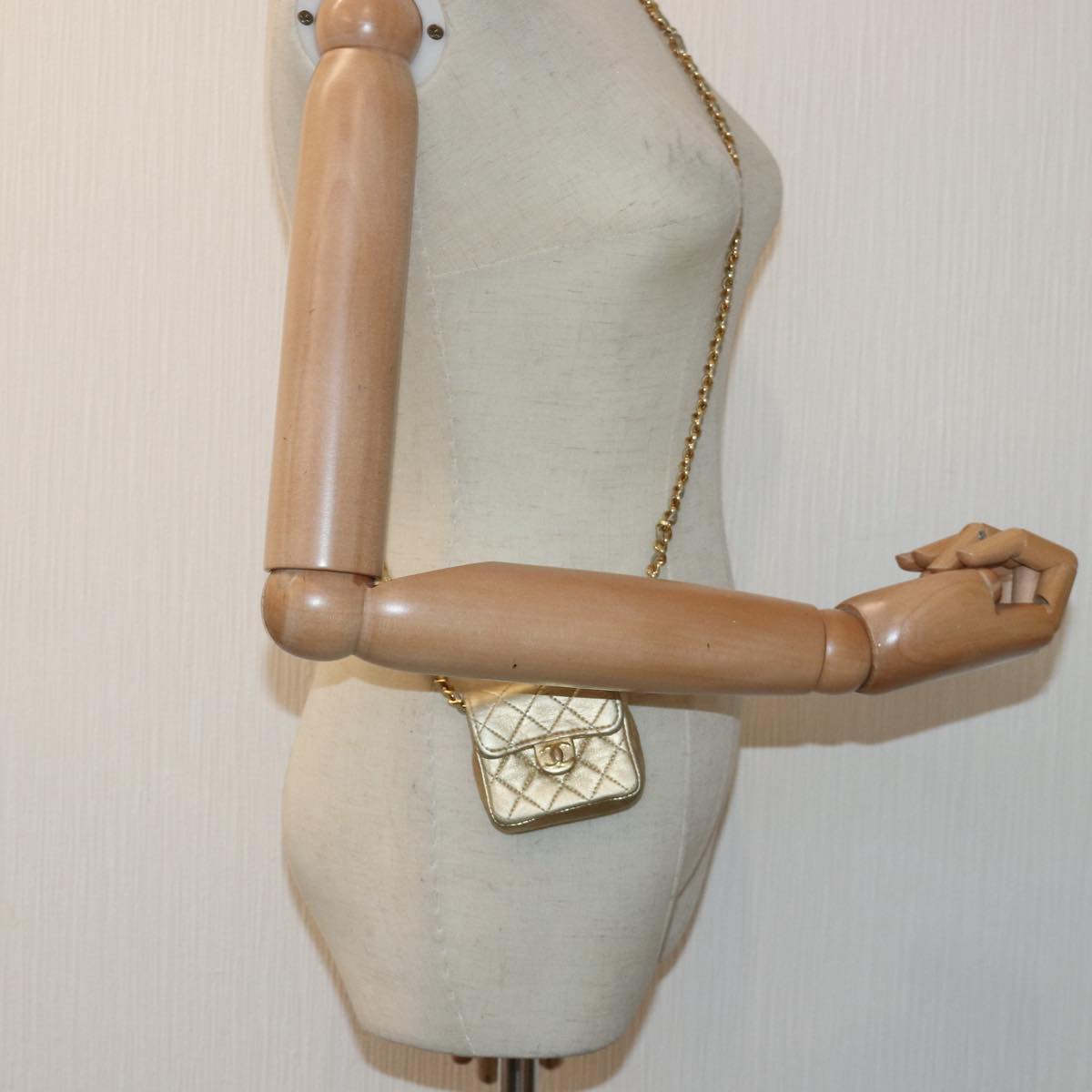 CHANEL Mini Matelasse Chain Shoulder Bag Lamb Skin Gold Tone CC 84205A