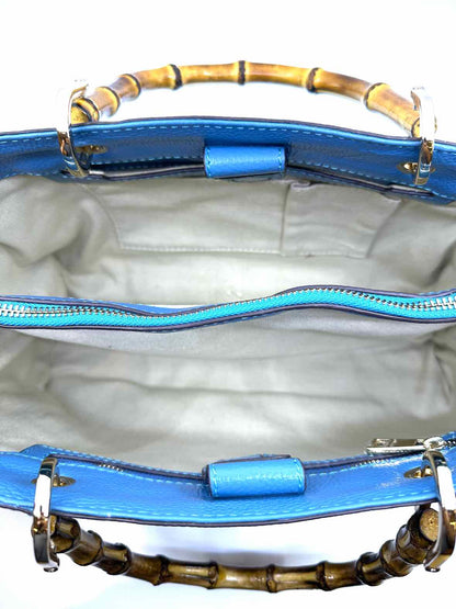 GUCCI Blue Pebbled Leather Solid Handbag