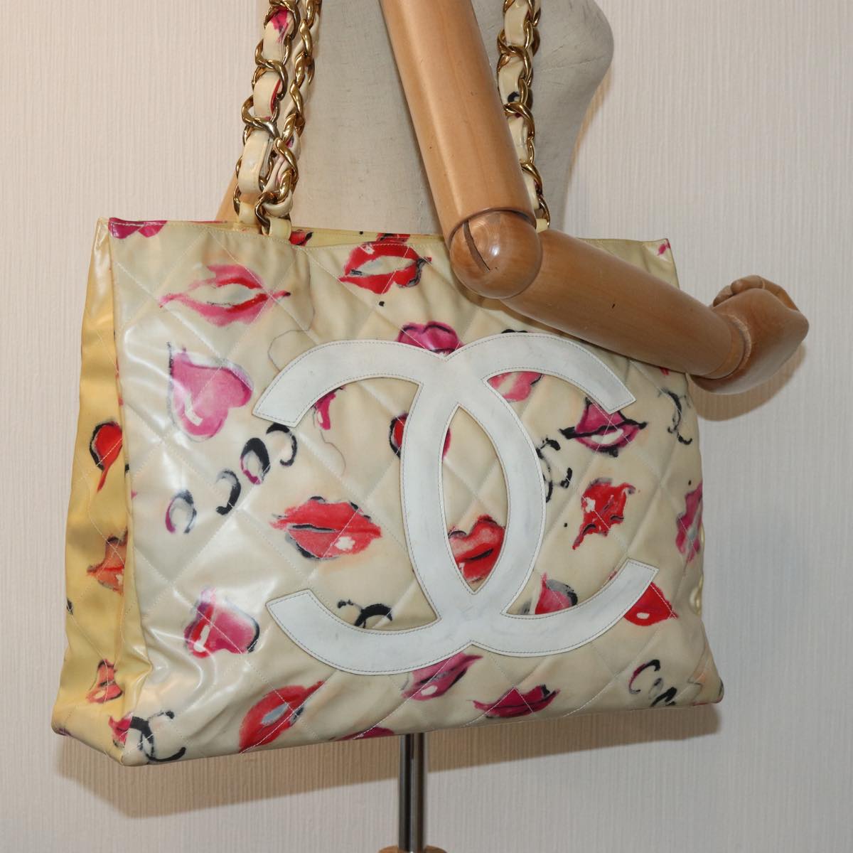 CHANEL Lip Tote Bag Enamel White Red CC 87655A