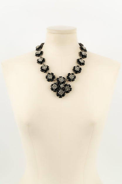 Collier camlias en pte de verre Chanel