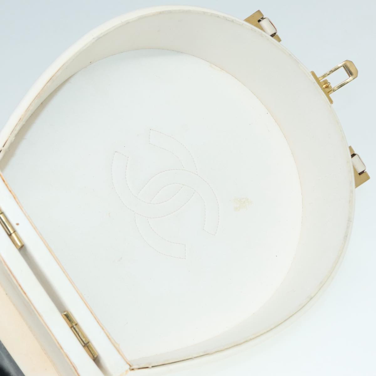 CHANEL Vanity Hand Bag Leather White CC 92088