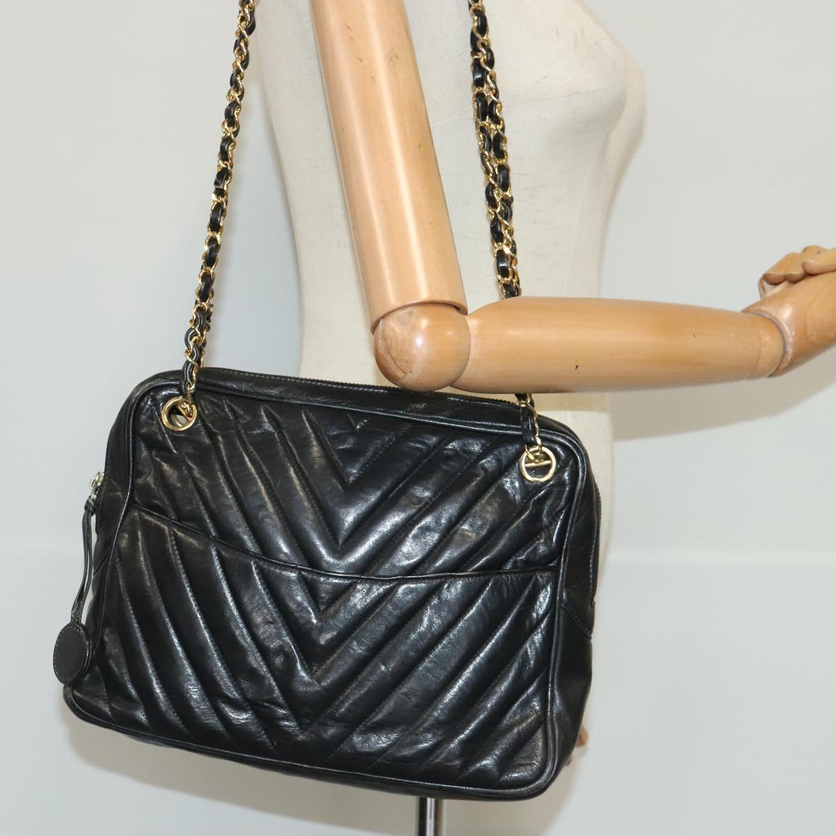 CHANEL Chain Shoulder Bag Leather Black Gold CC 94305