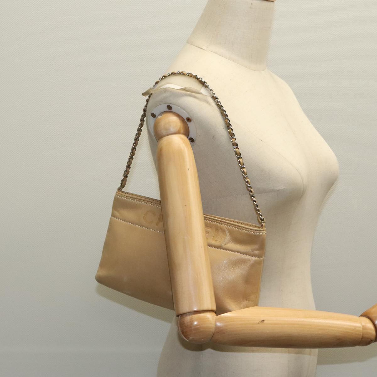 CHANEL Chain Shoulder Pouch Leather Beige Silver CC 96004